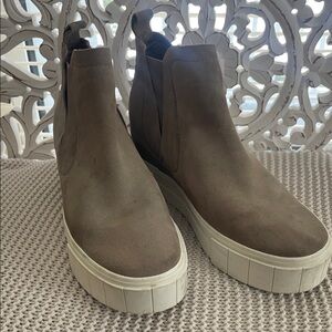 Dolce Vita Zabie wedge leather sneakers  sz8.5 EUC